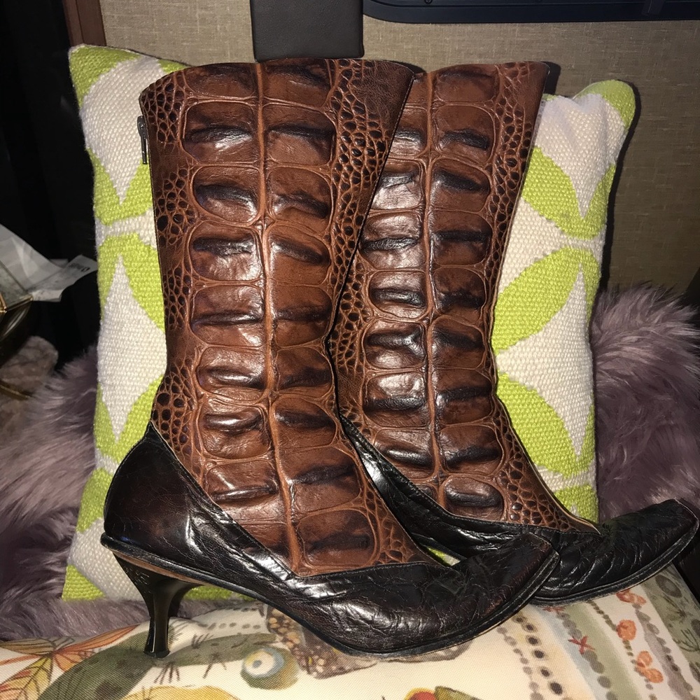 CYDWOQ handmade Croc Embossed Boots